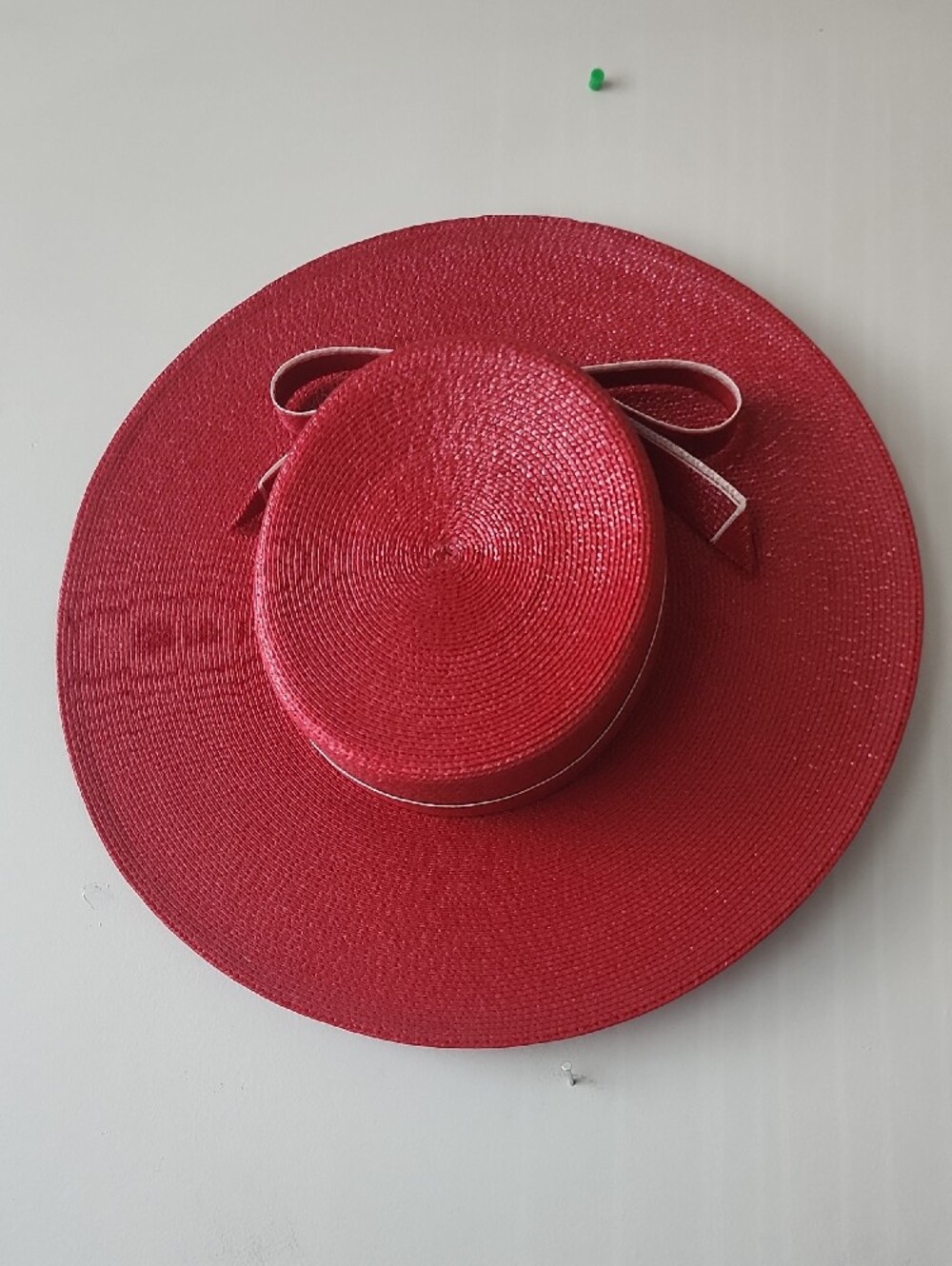 Elegant Red Wide-Brim Straw Hat with Bow - Picture 10 of 13